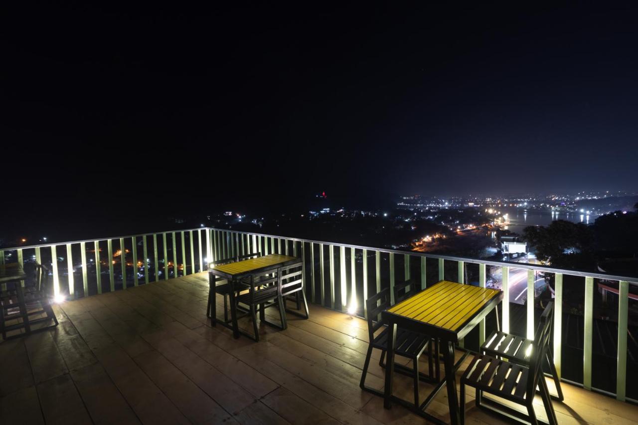 Hotel Peepal Tree Rishīkesh Exteriör bild