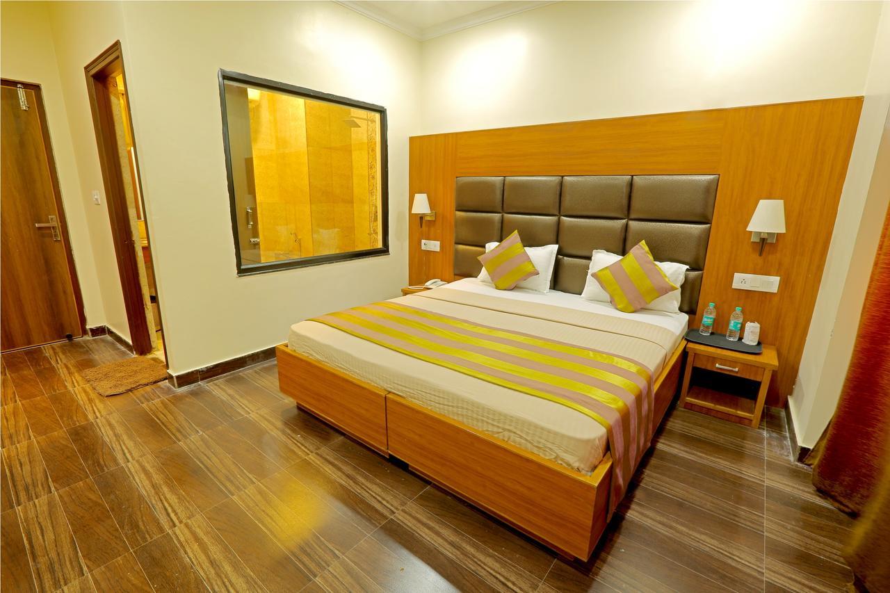 Hotel Peepal Tree Rishīkesh Exteriör bild