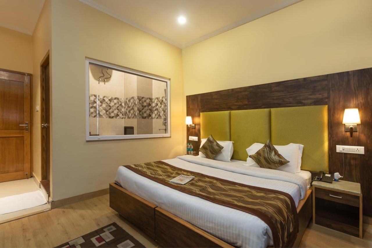 Hotel Peepal Tree Rishīkesh Exteriör bild